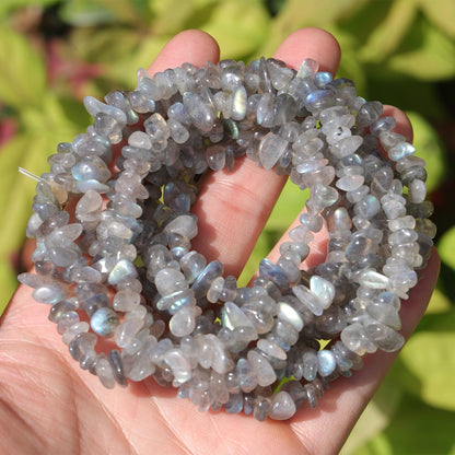 400pcs Natural Chip Stone Beads for Jewelry Making Labradorite 5-8mm Irregular Gemstones Healing Crystal Loose Rocks Bead Hole Drilled for Ring Earrings Necklace Bracelet Making DIY Art Crafts