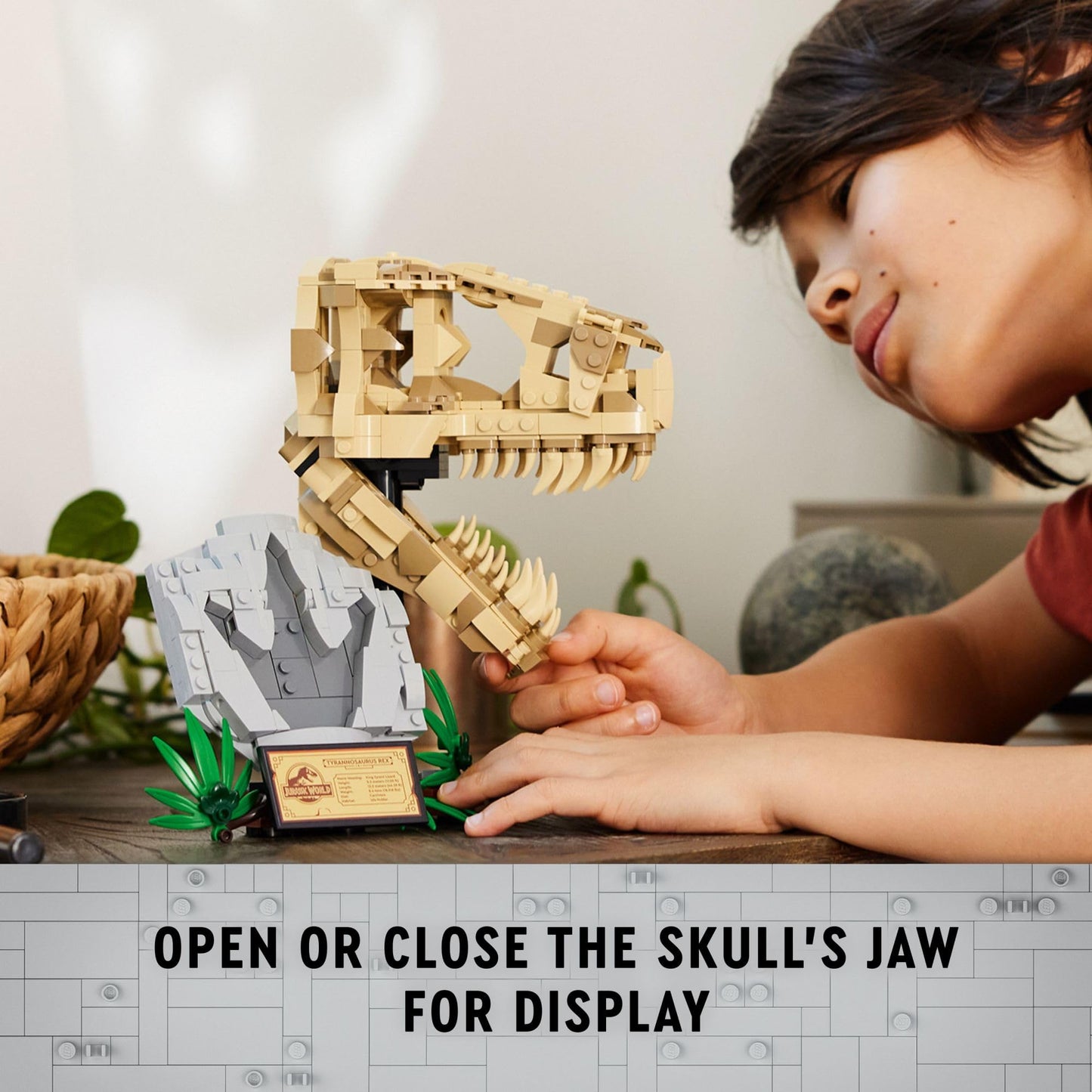 LEGO Jurassic World Dinosaur Fossils: T Rex Skull Building Toy - Dinosaur Toy for Boys & Girls, Ages 9+ Years - Gift for Christmas - Display for Bedroom - 76964