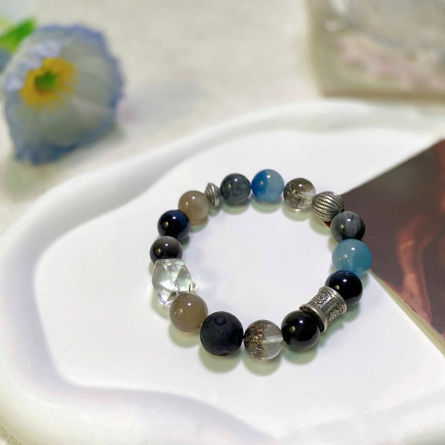 ANNYUEBB Crystal and Obsidian Energy Bracelet, Natural White, Silver, Healing Stone Jewelry | Elegant Good Luck Charm Bracelet, Chakra Balancing Gift (17cm （6.7‘’）)