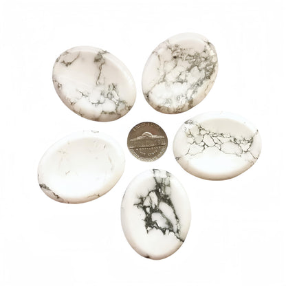 Bacatgem 1 Pcs Natural White Howlite Turquoise Crystal Thumb Worry Stone,Stress Relax Healing Reiki Crystal Pocket Palm Stones