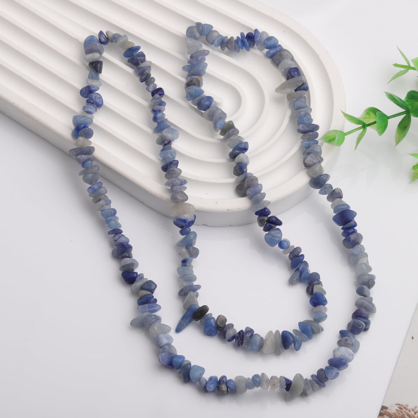 200pcs Natural Irregular Chip Stone Beads 5-8mm pre-drilled 30-inch Strand Semi-Precious Healing Crystal Beads for DIY Jewelry Making Bracelet Chakra Crafts Blue Aventurine