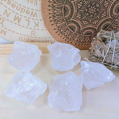 LAIDANLA 1lb 2" Clear Quartz Natural Rough Stones Crystal Large Raw Crystals Bulk Healing Gemstones for Reiki Healing Tumbling Fountain Rocks Wire Wrapping Decoration Cabbing Lapidary