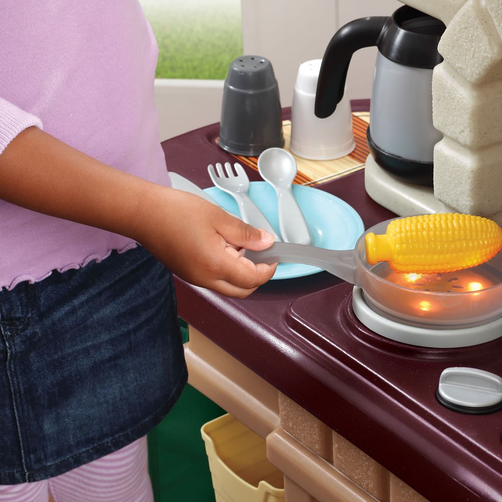 Step2 Heart of the Home Kids Kitchen Playset, Indoor/Outdoor Kitchenette, Interactive Play with Lights and Sounds, Made of Durable Plastic, Includes 40 Piece Toy Accessories, For Toddlers 2+ Years Old