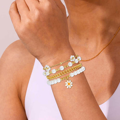 RISHEGAE White Daisy Bracelets for Women Stackable Gold Beads Bracelet Friendship Boho Summer Beach Heart Bracelets Stretch Heishi Beaded Jewelry Set