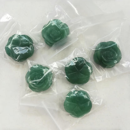 Sunshcat Natural Green Aventurine Crystal Rose Pendant,Three Dimensional Carved Healing Meditation Jewelry Crystals and Healing Stone Figurine,Suitable for DIY Jewelry Making and Valentine's Day Gift