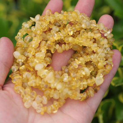 400pcs Natural Chip Stone Beads for Jewelry Making Citrine 5-8mm Irregular Gemstones Healing Crystal Loose Rocks Bead Hole Drilled for Ring Earrings Necklace Bracelet Making DIY Art Crafts