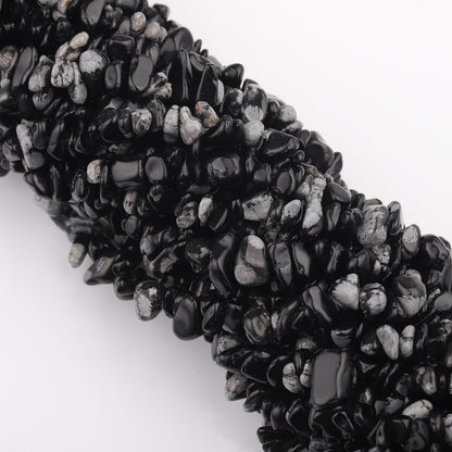 200pcs Natural Irregular Chip Stone Beads 5-8mm Pre-Drilled 30-inch Strand Semi-Precious Healing Crystal Beads for DIY Jewelry Making Bracelet Chakra Crafts Snowflakes