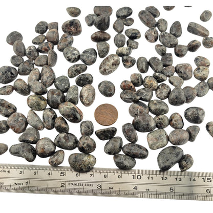 1,000 Carats Flame Yooperlite Handpicked Tumbled Stones Crystals Chips 0.2''-0.5'' Bulk Pocket Stones for Healing, Reiki, Meditation, Witchcraft and Home Decorations (Flame Yooperlite)