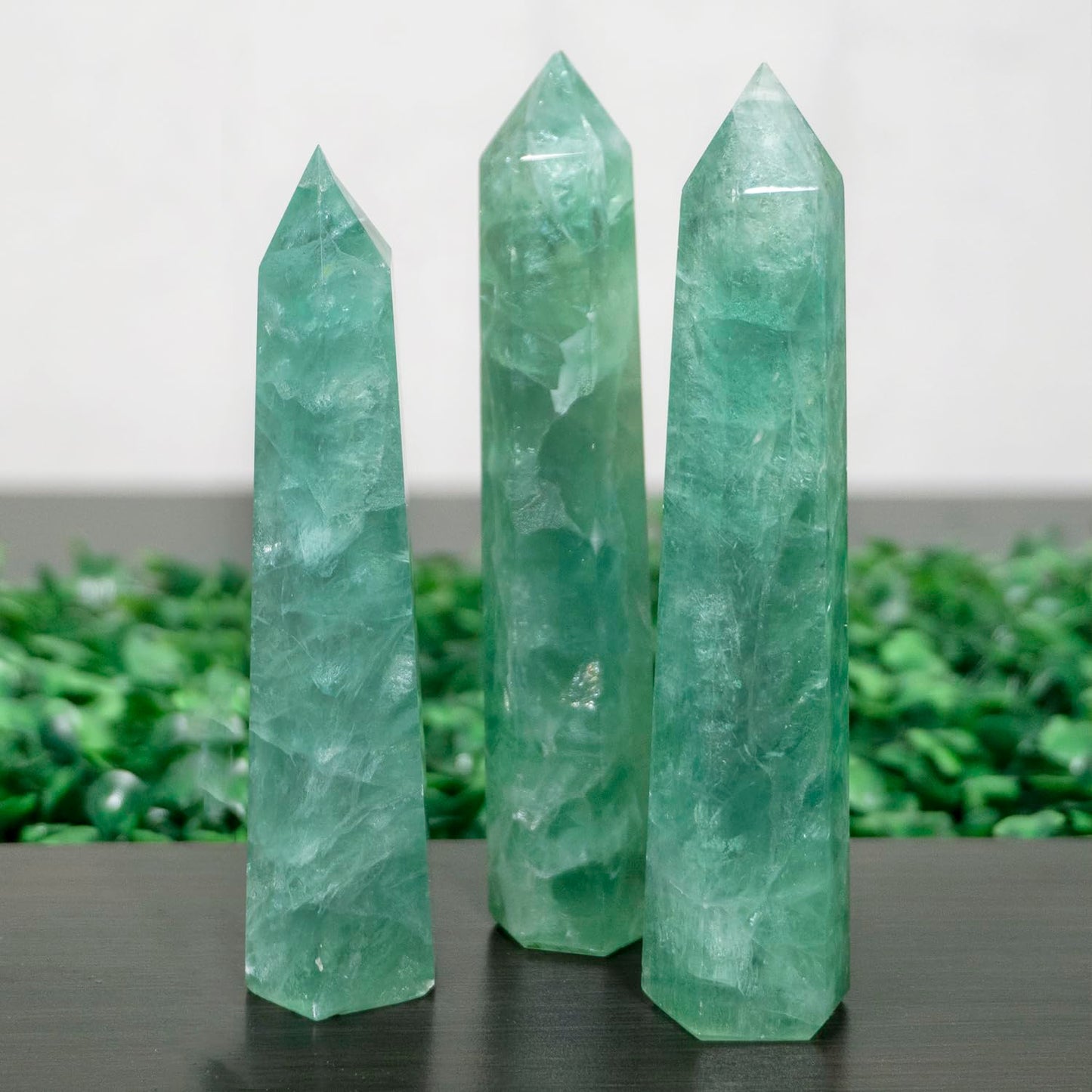 5.8-6.2 Inch Natural Green Fluorite Crystal Point 2Pcs Set, Single Terminated Hexagonal Prism Stone, Energy Protection Spiritual Awakening Crystal, Reiki Meditation Home Decor Ornament Gift