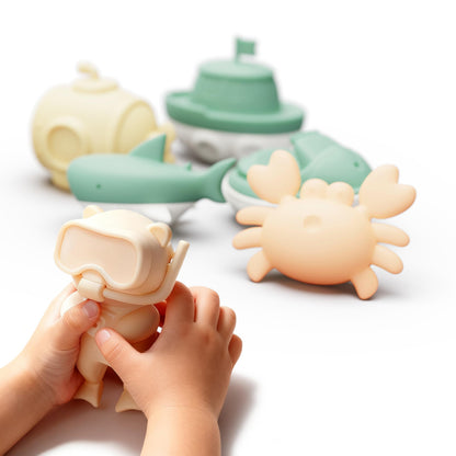 MarcZero Ocean Silicone Bath Toys 8Pcs for Toddlers Kids Babies,Bathtub Water Toys,Soft Squeezable Easy-Grip Pool Toys Set (Green)