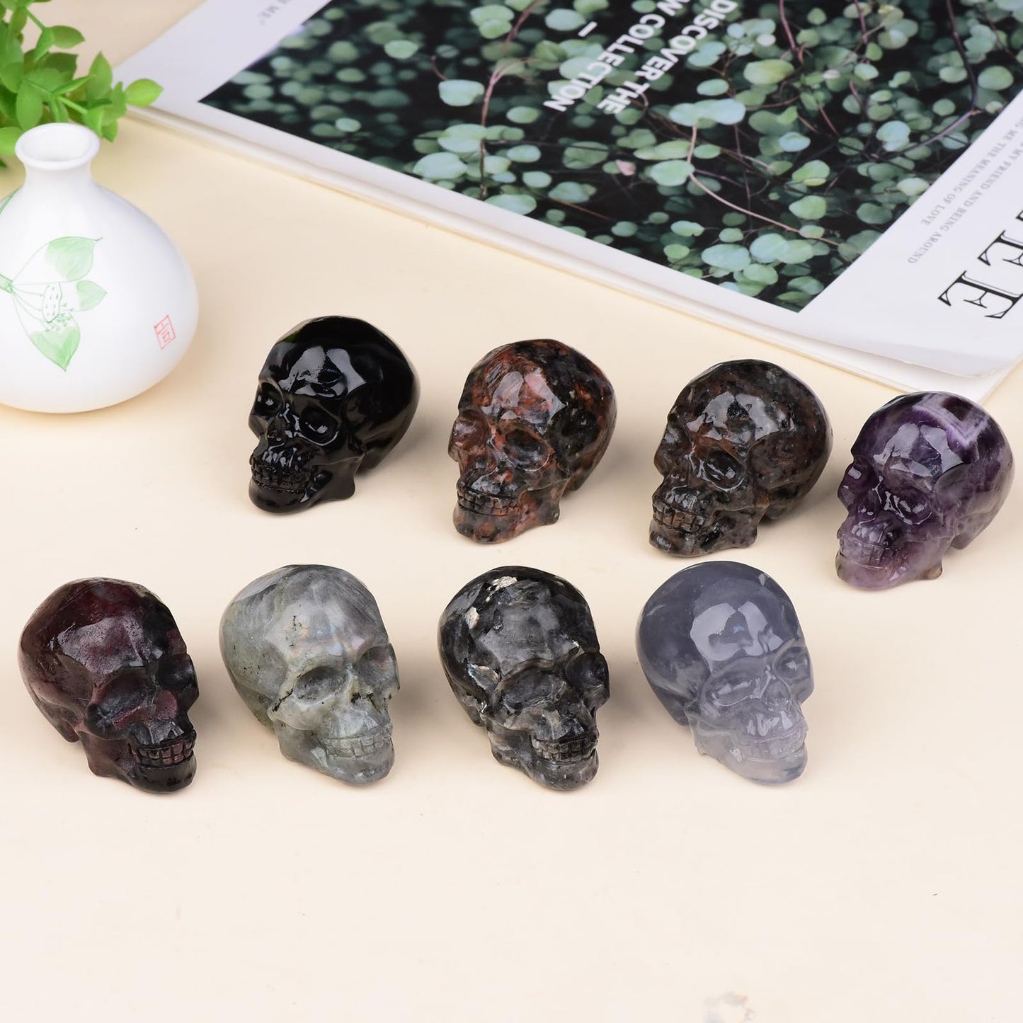QLRSUXN 2 Inch Labradorite Crystal Skulls Decor,Human Skull Sculpture Statues Healing Crystal Decor,Halloween Skull Figurines,Home Office Decoration Christmas Meditation Gifts for Men Women