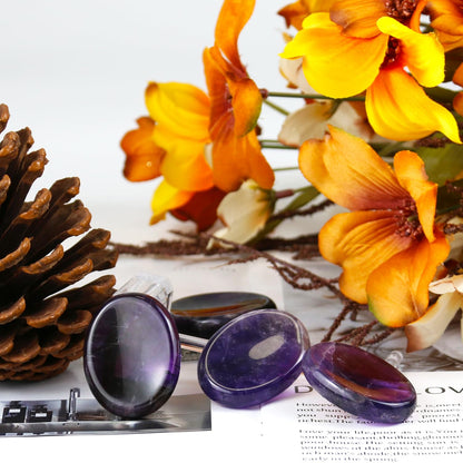 Nvzi Worry Stones Amethyst Crystal Rock, Chakra Crystals and Healing Stones, Oval Palm Stone, Thumb Stone, Crystals for Beginners, Spiritual Gifts for Women, Meditation Accessories (1PCS)