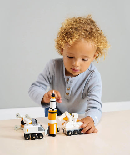 Tender Leaf Toys - Space Voyager Set - 7 Piece Solid Wood Space Vehicle Set with Moving Parts - Boost Imagination and Learn Through Play, Gender-Neutral for Pre-School Boys and Girls - Age 3 +