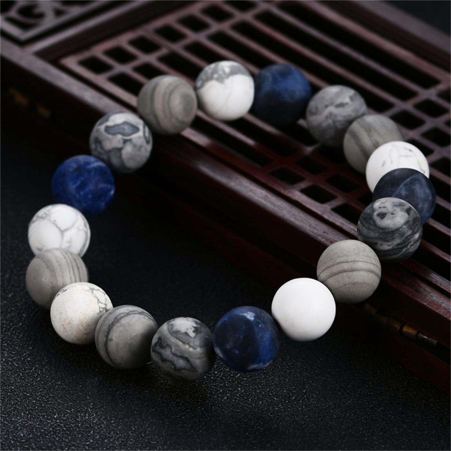 ONLYJUMP Planet Bracelet Solar System Universe Galaxy Bracelet Handmade Natural Stone Bead Bracelet String Adjustable Astronomy Gifts Bangle for Women Men (White Bracelet)