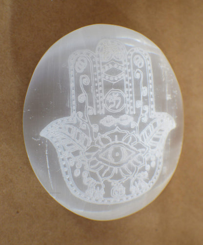 Amazing Gemstone Selenite Palm Stone - Hamsa Hand Engraved Hot Massage Worry Stone for Natural Body Chakra Balancing, Reiki Healing and Crystal Grid