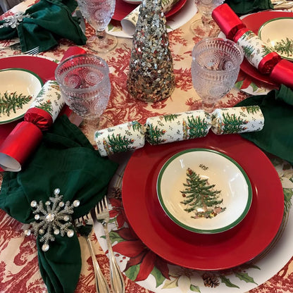 50 Pack Christmas Paper Placemats 13.7 Inch Xmas Poinsettia Disposable Round Place Mats Winter Red Green Table Mats for Holiday Christmas New Years Party Home Dinner Table Setting
