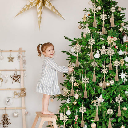 Barydat 18 Pcs Boho Christmas Snowflakes Ornaments Beads with Rope Wooden Tree Hanging Decorations Christmas Tree Hanging Ornament Wood Hanging Cutout for DIY Rustic Decor Crafts, 6 Style