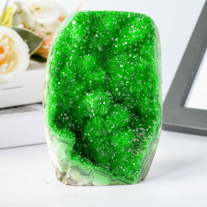 CrystalHola 200-700g Selected Raw Geode Quartz Cluster Home Feng Shui Ornaments Energy Stone Healing Tools Meditation Feng Shui Decoration,Stone Display Piece, Mineral Specimen (Green, 500-600g)
