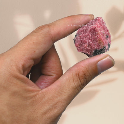 Amazing Gemstone Rhodonite Raw Crystals and Healing Stones, Natural Rocks For Tumbling - DIY Raw Stones And Crystals (1 Piece)