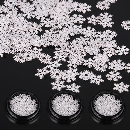 300PCS Mini Metal Snowflake, 0.2 Inch White Small Christmas Craft Embellishments Winter Tiny Snowflake Ornaments for DIY Party Decor Christmas Home Decoration