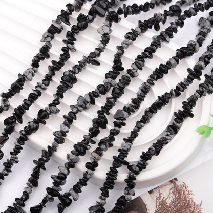 200pcs Natural Irregular Chip Stone Beads 5-8mm Pre-Drilled 30-inch Strand Semi-Precious Healing Crystal Beads for DIY Jewelry Making Bracelet Chakra Crafts Snowflakes