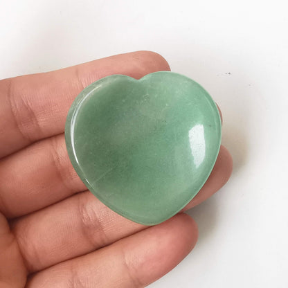Bacatgem Natural Green Aventurine Heart Chakra Thumb Worry Stone,Hand Carved Healing Crystal Shaped Stone for Anxiety Stress Relief Meditation