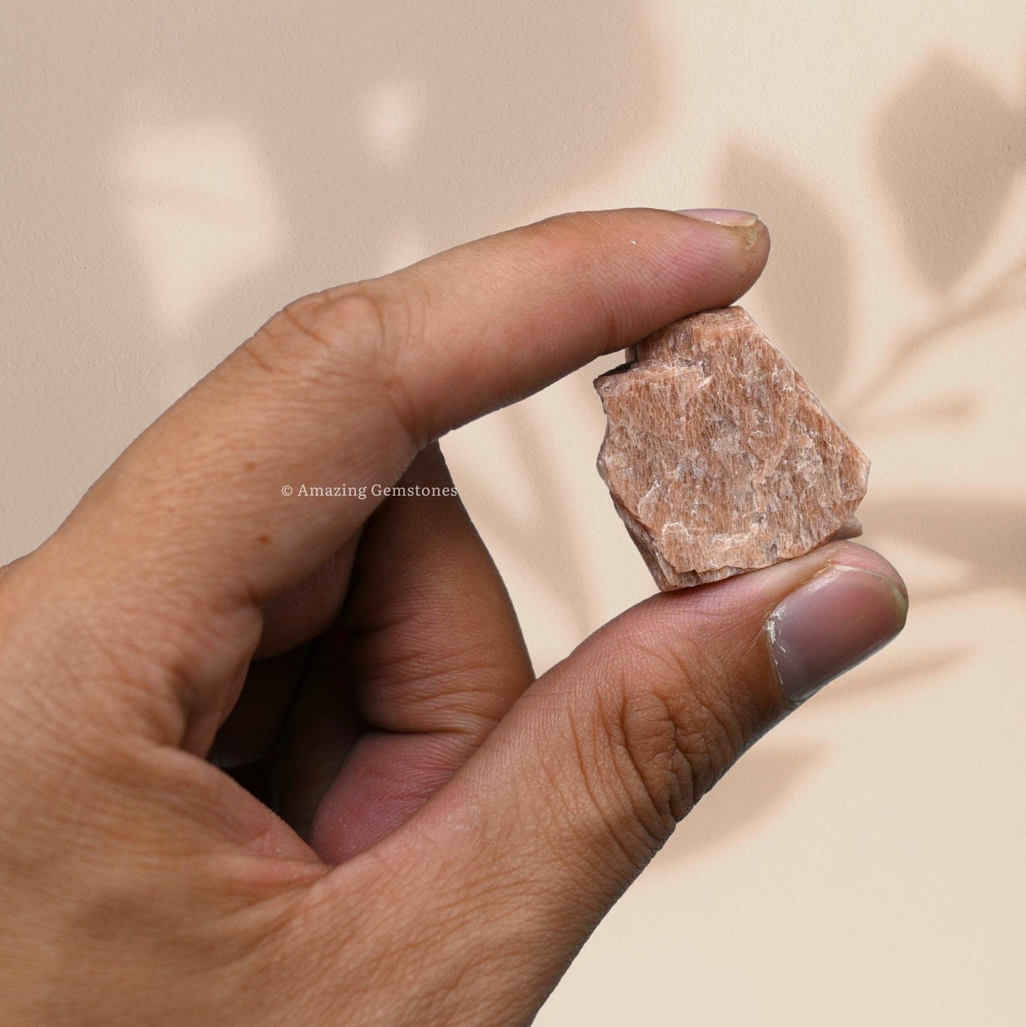 Amazing Gemstone Peach Moonstone Raw Crystals and Healing Stones, Natural Rocks For Tumbling - DIY Raw Stones And Crystals (1 Piece)