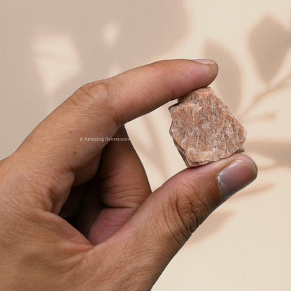 Amazing Gemstone Peach Moonstone Raw Crystals and Healing Stones, Natural Rocks For Tumbling - DIY Raw Stones And Crystals (1 Piece)