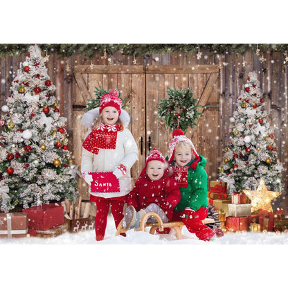Felortte 7x5FT Polyester Fabric Winter Christmas Rustic Barn Wood Door Photography Backdrop Xmas Tree Snow Background Banner for Family Holiday Party Decoration Supplies Photo Studio Props Pictures