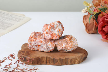 YATOJUZI Sunstone 1.8-2.2" Natural Raw Stones and Healing Crystals Large Stone Rough Crystal Rocks for Tumbling Cabbing Polishing Fountain Rocks Decoration 1PCS
