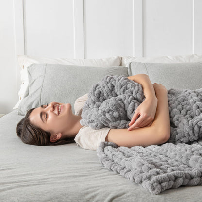 Maetoow Handmade 20 lb Soft Knitted Weighted Blanket, 60 x 80 in Breathable Chunky Knit Gravity Blanket Throw, Home Decor for Sofa Couch Bed, Light Grey