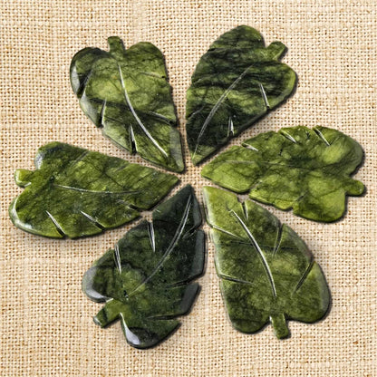 Runyangshi 1PCS Natural Green Jade Stone Hand-Carved Crystal Leaves Sculpture Leaf Shape Crystal Healing Stone Figurines Reiki Gemstone Collection Home Decor Desk Decor