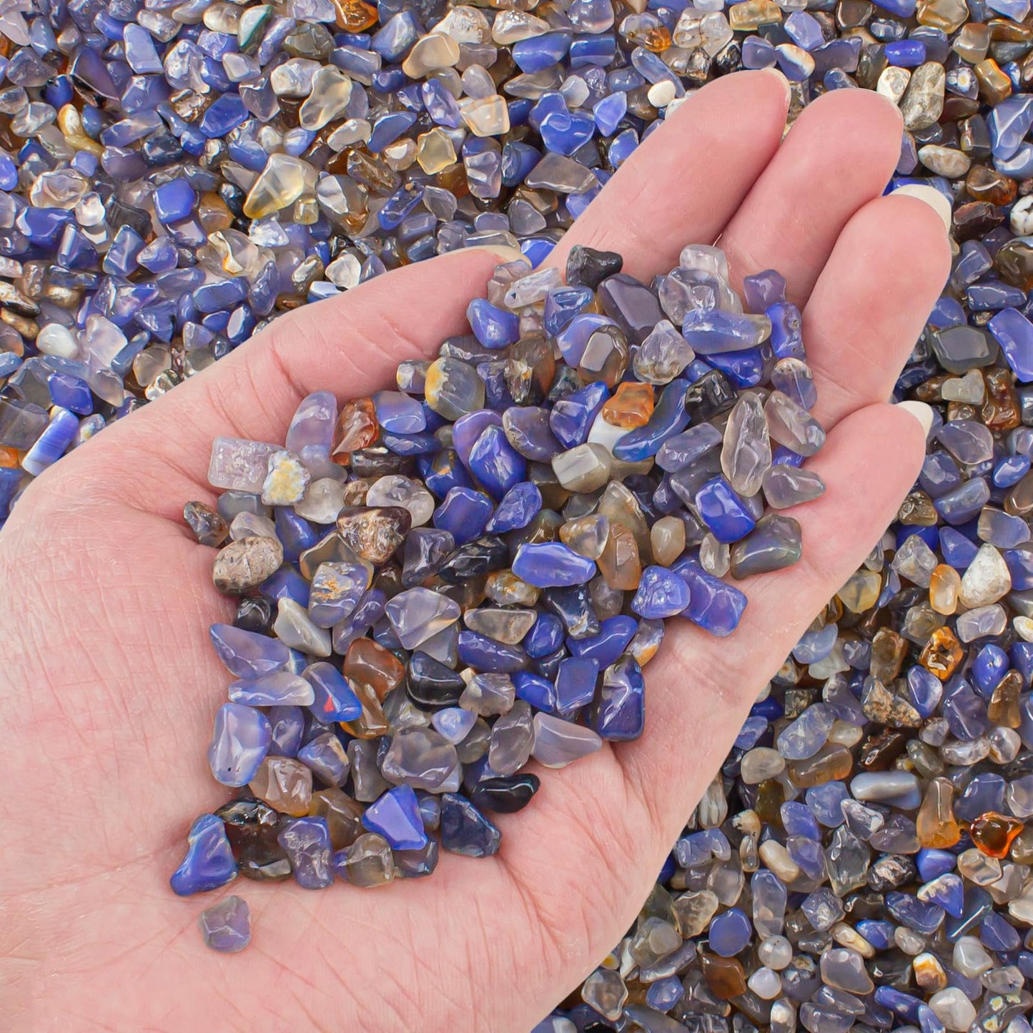 EZEELAI 0.5 Lb/230g Blue Agate Crushed Stone Tumbled Chips Bulk, Natural Polished Aquarium Gravel Rocks Crystals Stones Decorative Fish Tank Pebbles Vase Filler - 5-7mm