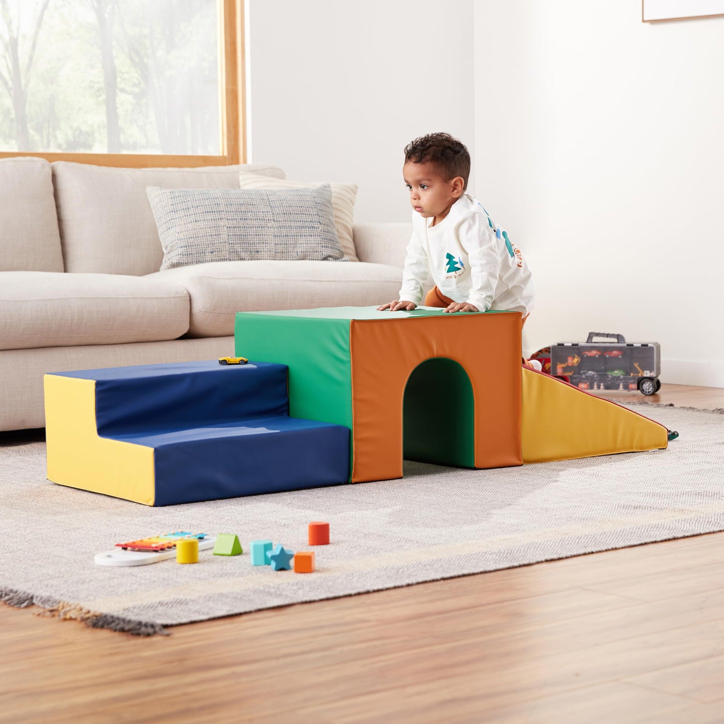 Amazon Basics Kids Soft Play Tunnel, Crawling Tunnel for Toddlers, Indoor Gross Motor Toy, 60 x 20 x 15 inches