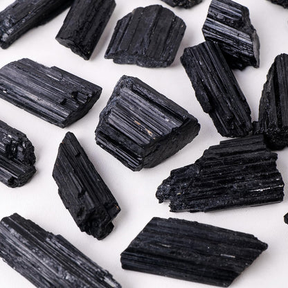 Apengshi 2PCS Natural Raw Black Tourmaline Crystal Healing Protect Your Energy Rough Black Tourmaline Crystal for Meditation Chakra Balance Tumbling Polishing Fountain Garden Decor