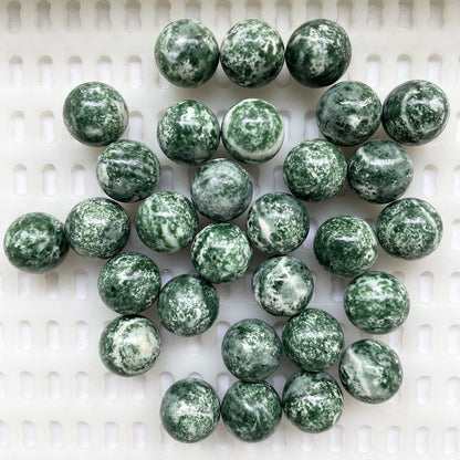 Fekuar 5 Pcs Africa Green Jade Crystal Sphere Ball Set, Polished Healing Energy Mineral Gemstone Balls for Reiki Chakra Decoration Fengshui 20mm