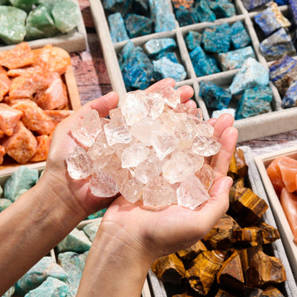 Top Plaza Bulk Clear Quartz Healing Crystals Rough Stones - Large 1" Natural Raw Stones Crystal for Reiki Healing, Wicca, witchcraft, Tumbling, Cabbing, Fountain Rocks, Decoration, Polishing 0.5lb