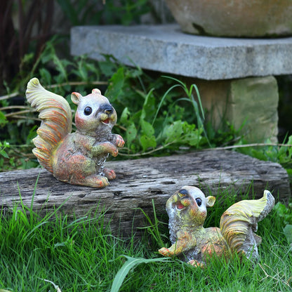 Sungmor Set of 2 Squirrel Outdoor Garden Statues, Resin Animal Sculptures Cute Squirrel Statue, Squirrel Figurines for Outdoor Lawn Yard Decor, Home Garden Ornament Housewarming Gift