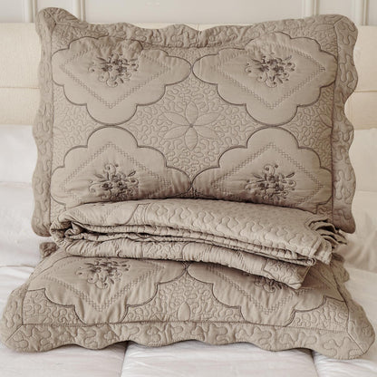 Cmfshape Floral Embroidery Quilt Set,3 Pieces King Quilt Bedding Set,Classic Diamond Pattern Quilts,Ultra Soft Lightweight Reversible Bedspread Coverlets for All Season(Taupe,102"x90")