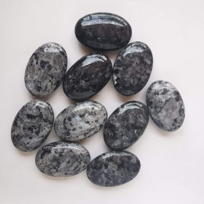 Loveliome Natural Black Labradorite Oval Polished Worry Stones, Healing Crystal Indoor Fountain Stones Massage Energy Anxiety Relief Items