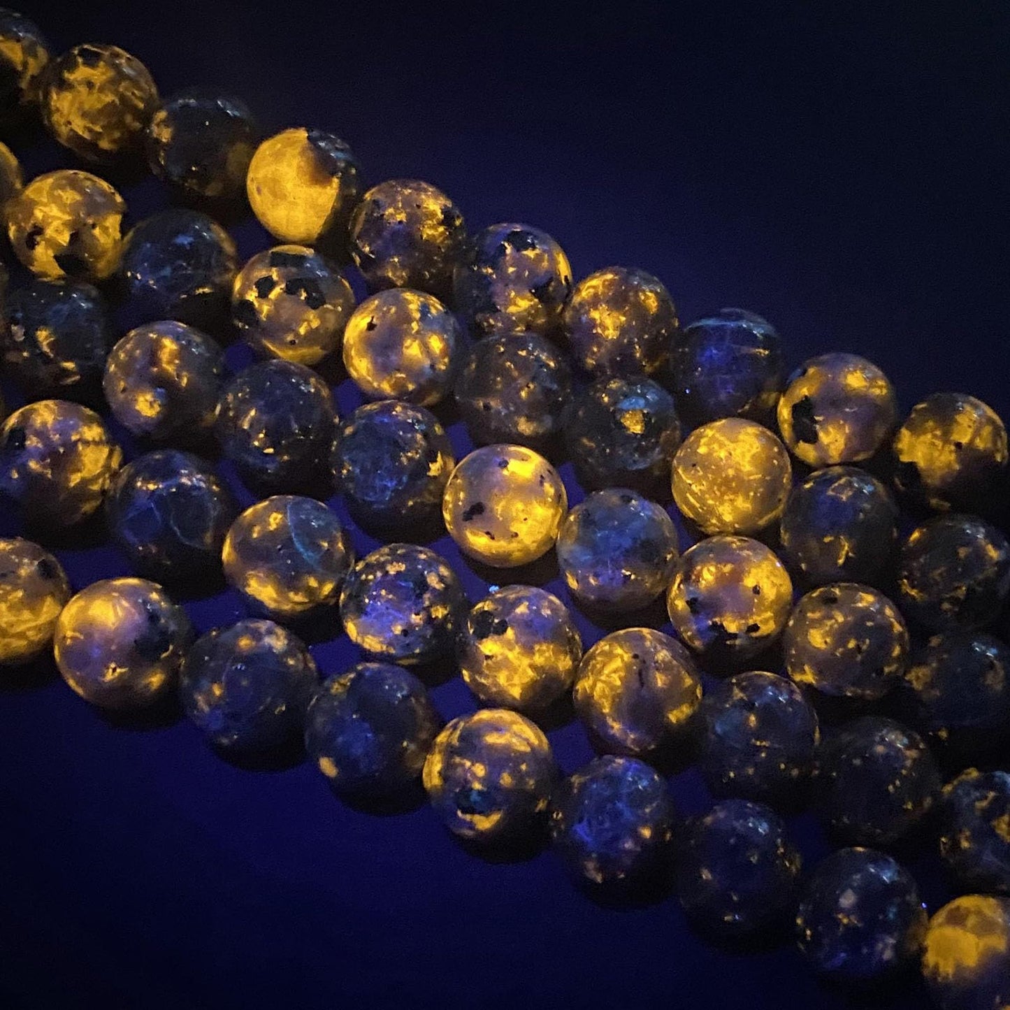 8MM 43PCS Flame Yooperlite Stone Beads Loose Beads for Jewelry Making DIY Bracelets Show Flame Color Under the Irradiation of UV Lamps