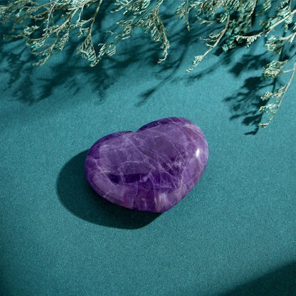 MAIBAOTA 45 mm Amethyst Crystal Rock Large Heart Stone Healing Crystals Gifts for Women Natural Reiki Gemstone Polished Heart Shaped Rocks Meditation
