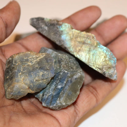 REAL-GEMS Natural Labradorite 1lb lot Raw Healing Crystals Rough Stones for Tumbling, Cabbing, Polishing, Wire Wrapping, Wicca & Reiki Crystal Healing, Mix Gemstones,7 Chakra (Labradorite)