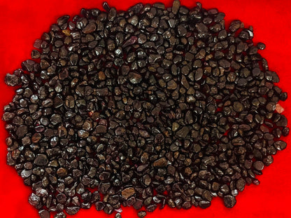 Indian Consigners Natural Crushed Polished Tumbled Gem Stone Chips, Decoration & Healing Crystals (Garnet)