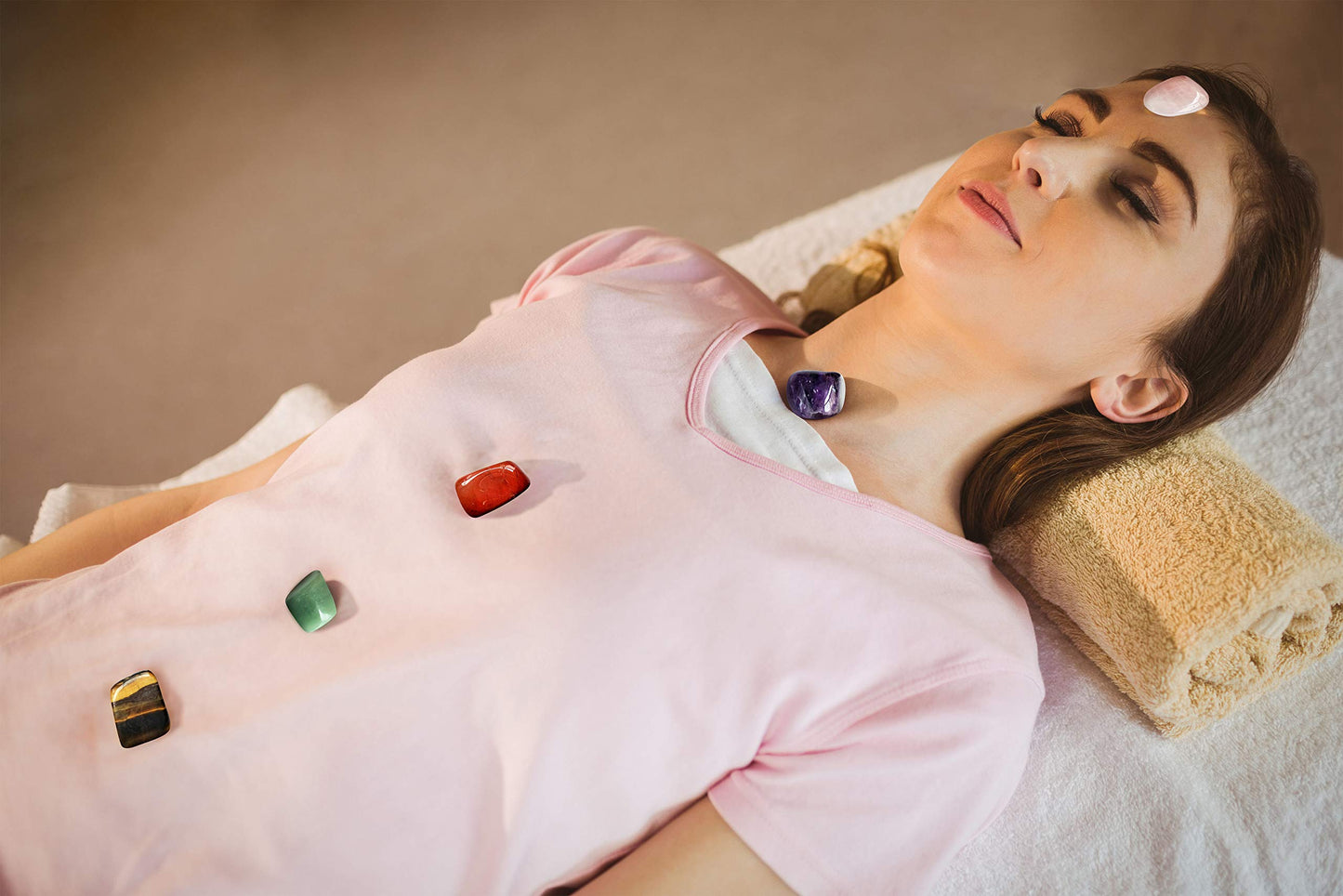 7 Chakra Stones in Oranic Shape & 1 Worry Stone in Oval Shape, Tumbled Chakra Healing Crystal & Polished Rocks for Meditation, Reiki, Chakra Balancing, Protection, and Crystal Décor