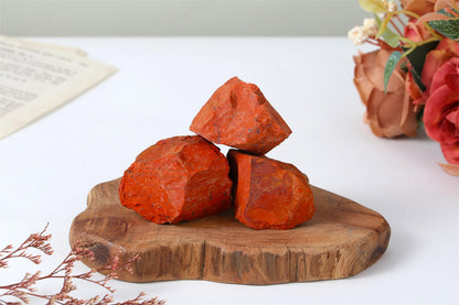 YATOJUZI Red Jasper 1.8-2.2" Natural Raw Stones and Healing Crystals Large Stone Rough Crystal Rocks for Tumbling Cabbing Polishing Fountain Rocks Decoration 1PCS