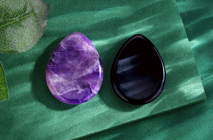 QINJIEJIE 2PCS Thumb Worry Stone Amethyst Obsidian Healing Crystals Hand Carved Stones Pocket Gemstones Sets Meditation Crystal Reiki Relax Palm Stone for Anxiety Therapy Relief