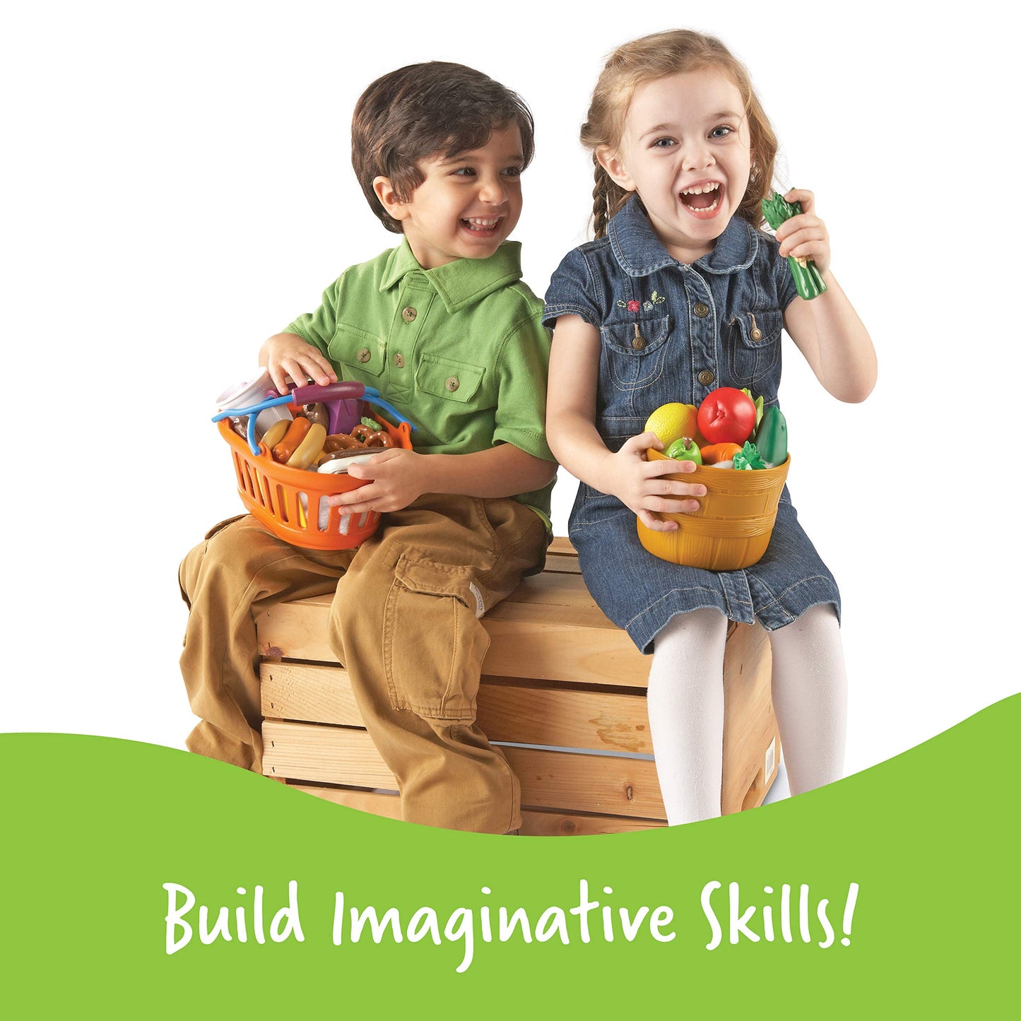 Learning Resources New Sprouts Deluxe Market Set - Pretend Play Kitchen, Fruit Basket, Toddler Outdoor Play Food Toys, Kids Playset, Shopping Basket, Fine Motor Skills, Montessori Sensory Cooking