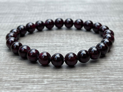 GAF TREASURES Garnet Crystal Bead Bracelet 7-8mm, Genuine Garnet Stretch Gemstone Bracelet, Healing Crystal Bracelet, Gift for Men & Women (1)