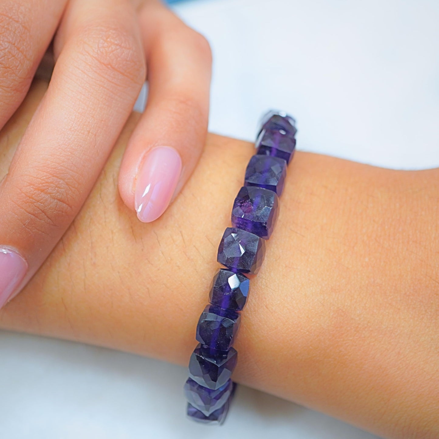 Purple Amethyst Bracelet for Women - Amethyst Crystals and Healing Stones womens Bracelet - Cube Shape Beaded Bracelets - Stretchy Bracelets for Chakra Protection, Meditation and Healing